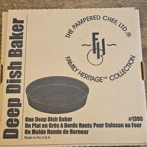 The Pampered Chef Family Heritage Deep Dish Baker
